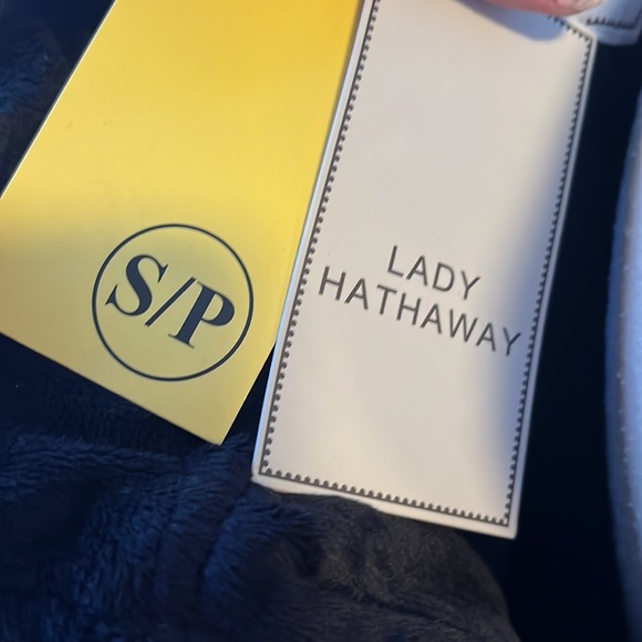 NWT Black puffer vest - Picture 6 of 7